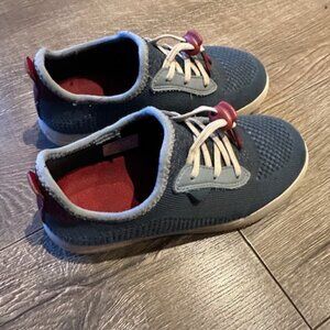 Vessi Weekend Shoes size 1 youth